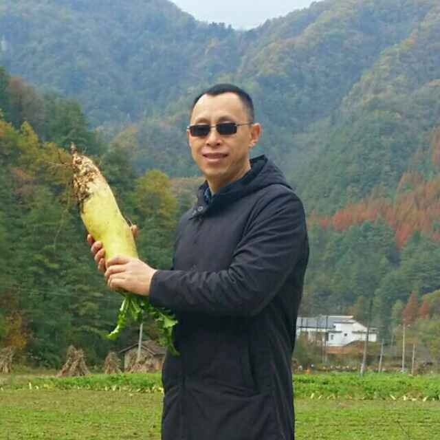 墨迹男的第一张照片--东山婚介网