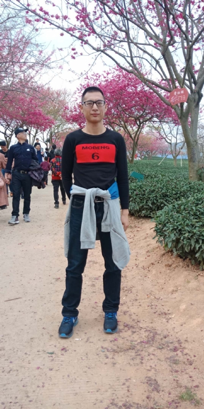 小梁的第二张照片--东山婚介网