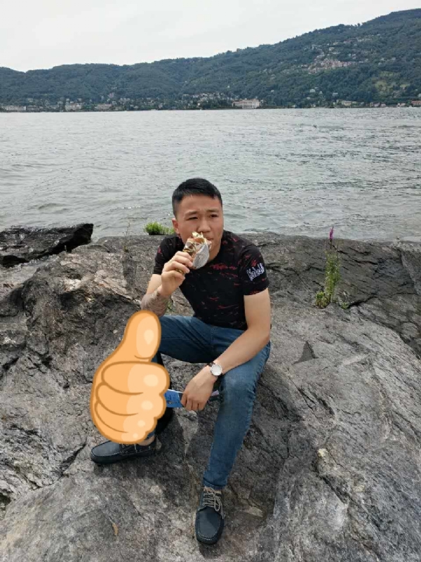 绚烂背后的平淡的第一张照片--东山婚介网