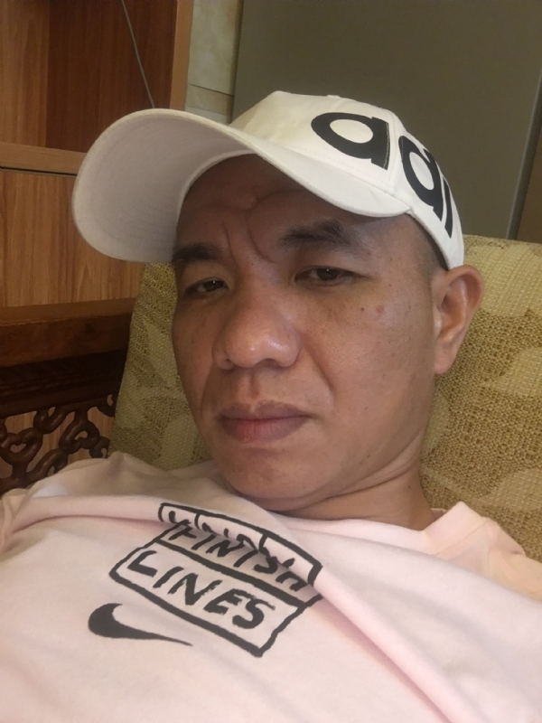 坚持到底的第一张照片--东山婚介网