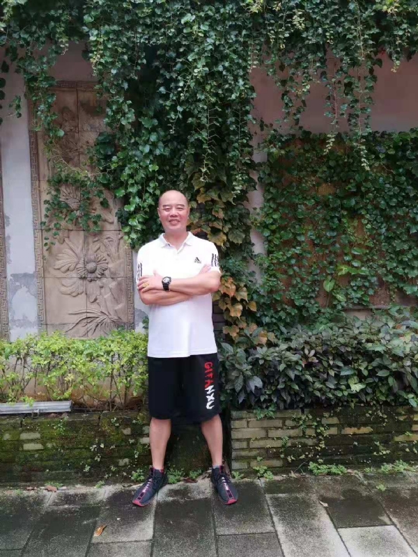 李国伟的第五张照片--东山婚介网