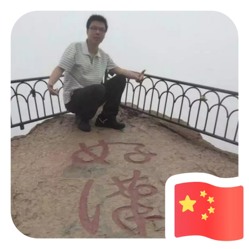 一只小虎牙的第一张照片--东山婚介网