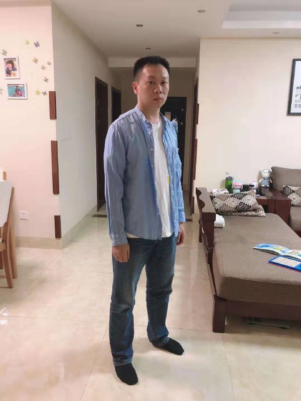 以勒的第一张照片--东山婚介网