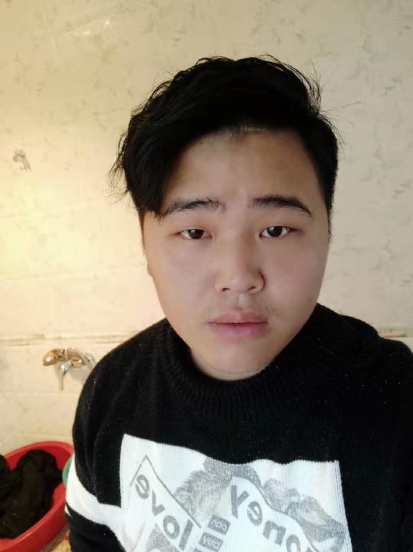 小李的第一张照片--东山婚介网