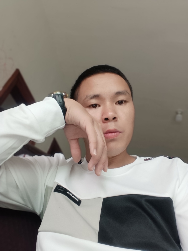 冷漠的第一张照片--东山婚介网