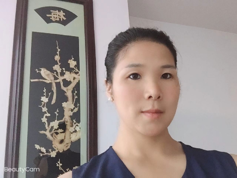 微笑的第一张照片--东山婚介网
