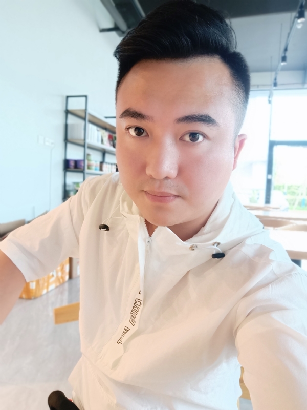 王先生的第一张照片--东山婚介网