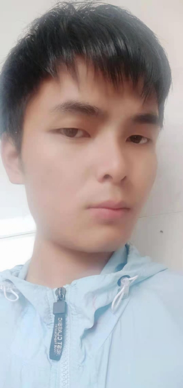 安静的男生的第一张照片--东山婚介网
