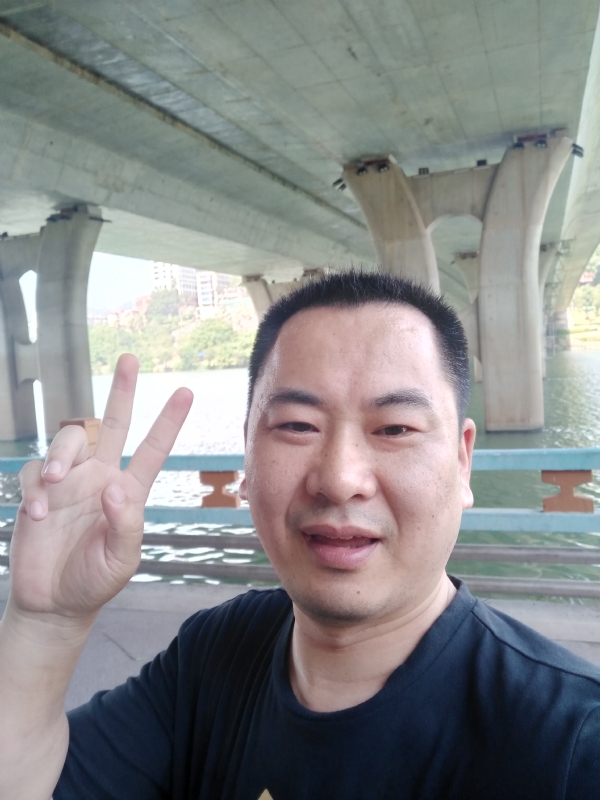 上人的第一张照片--东山婚介网