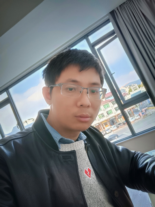 也许只是缺少一个拥抱的第二张照片--东山婚介网