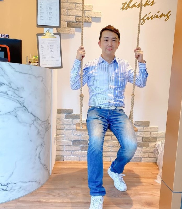 陈道明的第四张照片--东山婚介网