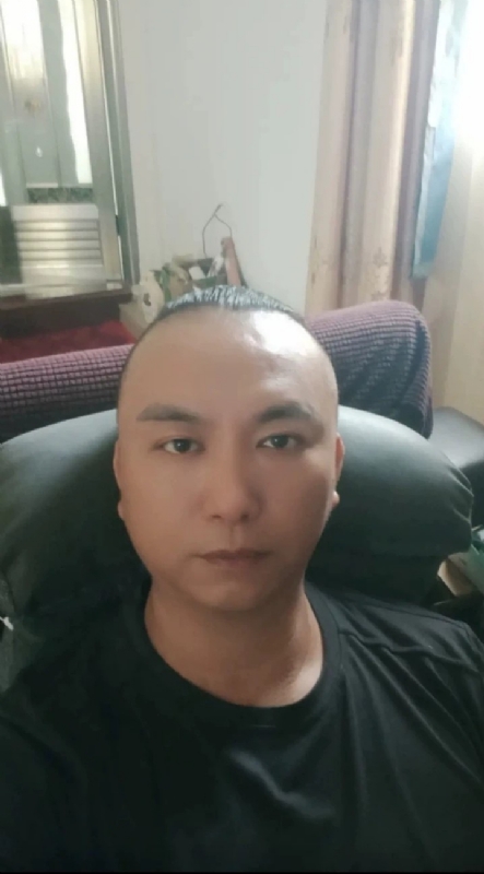 施逸森的第一张照片--东山婚介网