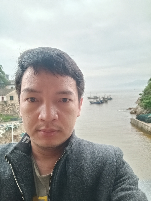 啊亮的第一张照片--东山婚介网