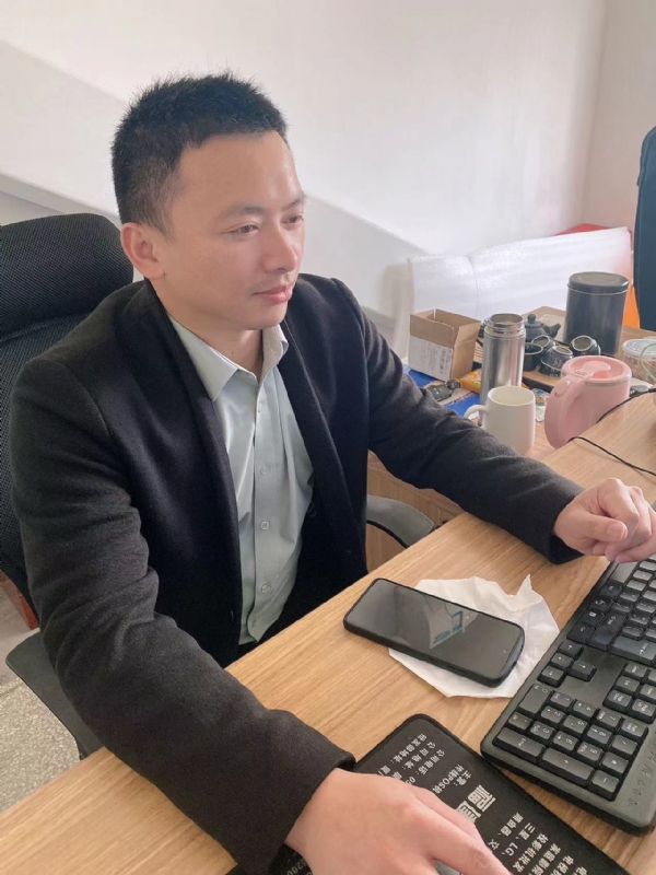 落叶知秋的第一张照片--东山婚介网