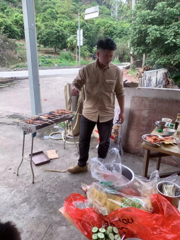 你黑我哟的第一张照片--东山婚介网