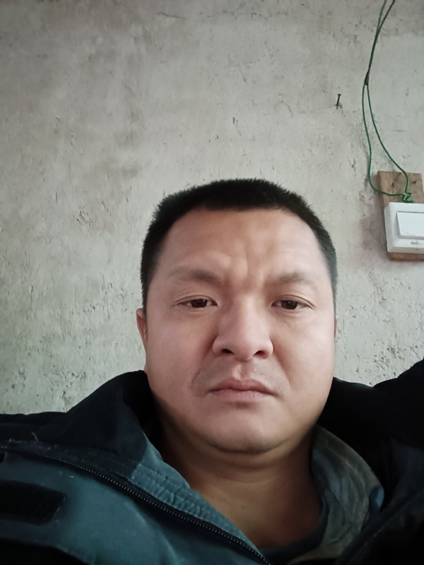 兰成龙的第二张照片--东山婚介网
