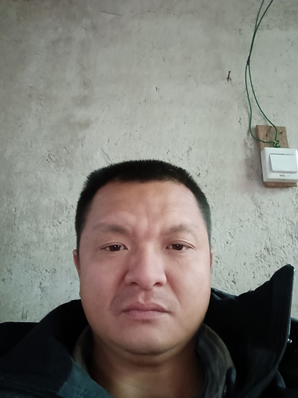 兰成龙的第四张照片--东山婚介网