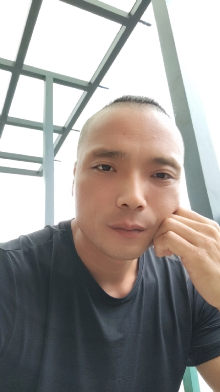 伯爵的第三张照片--东山婚介网