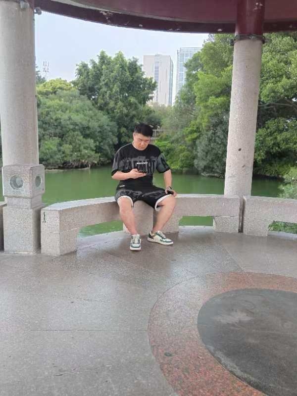 不善挽留的第一张照片--东山婚介网