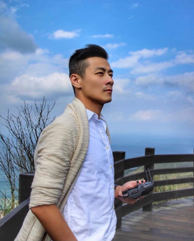 蓝天的第一张照片--东山婚介网