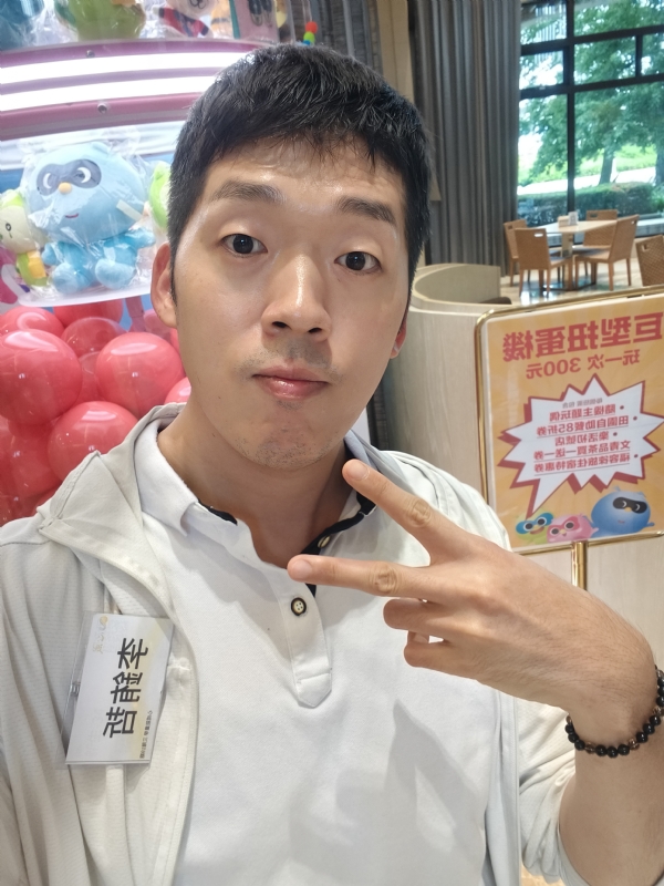銪哲的第一张照片--东山婚介网